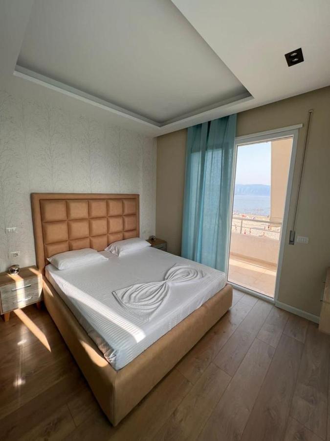 Soleil Apartment With Sunbed & Umbrella Влёра Экстерьер фото